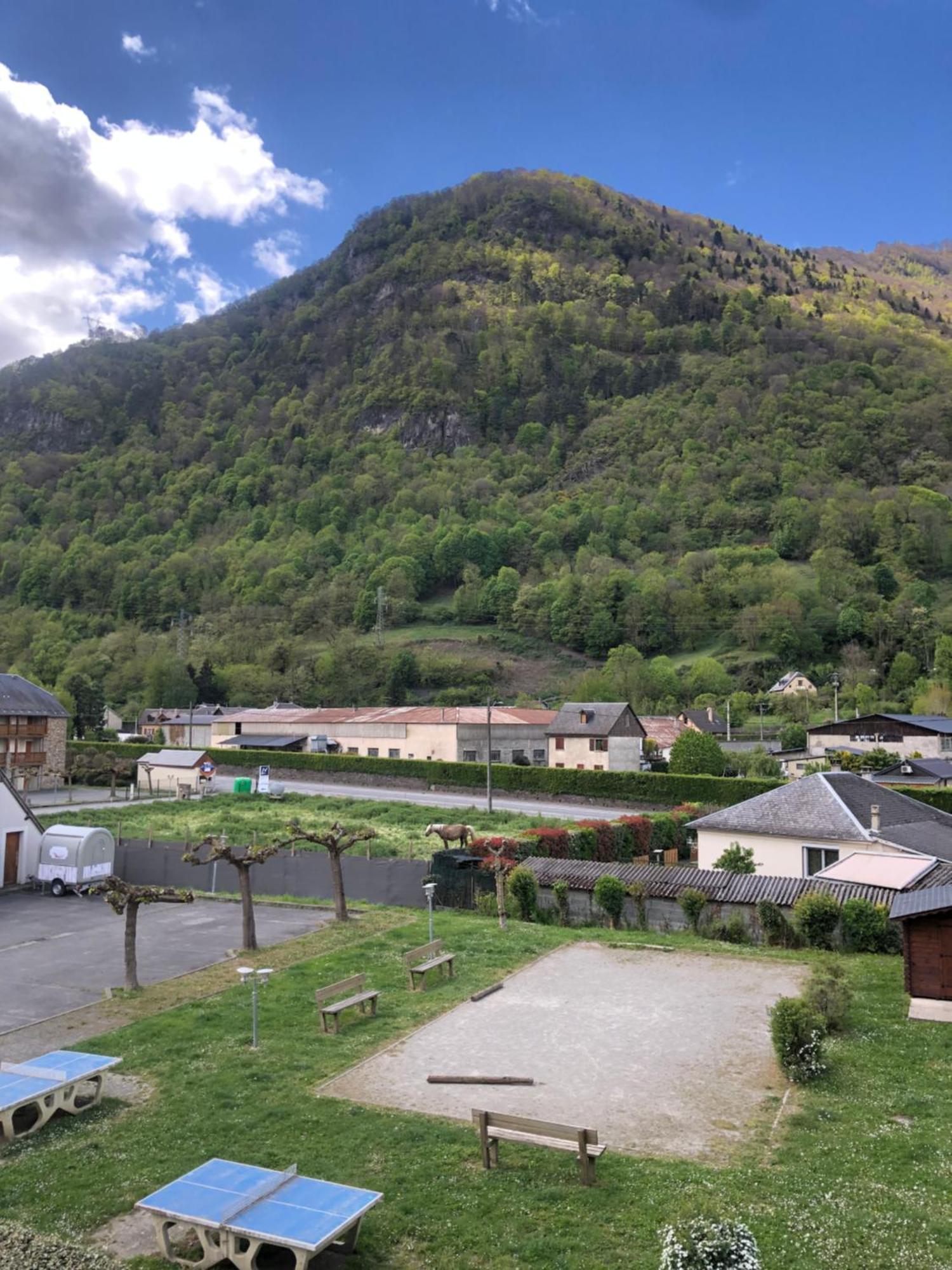 Appart T 3 Bagneres-De-Luchon Vue Montagne - Piscine Mi Juin Exterior photo