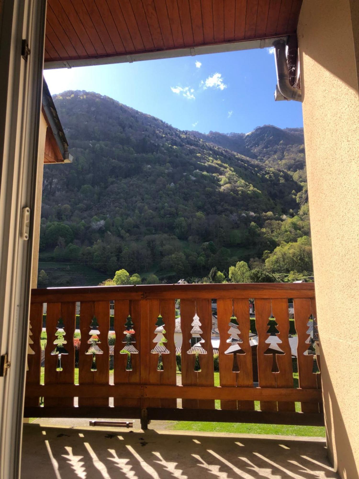 Appart T 3 Bagneres-De-Luchon Vue Montagne - Piscine Mi Juin Exterior photo